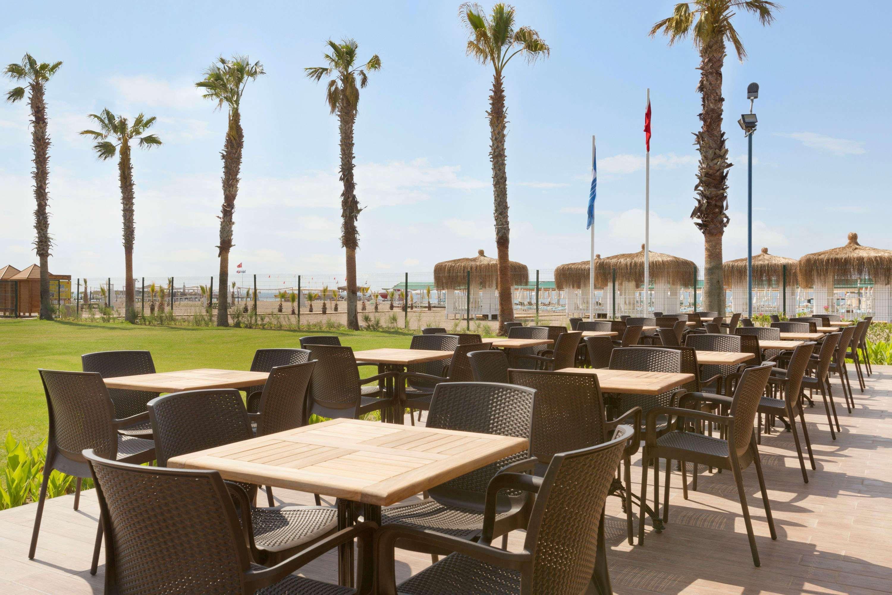 Ramada Resort By Wyndham Lara Antalya Bagian luar foto