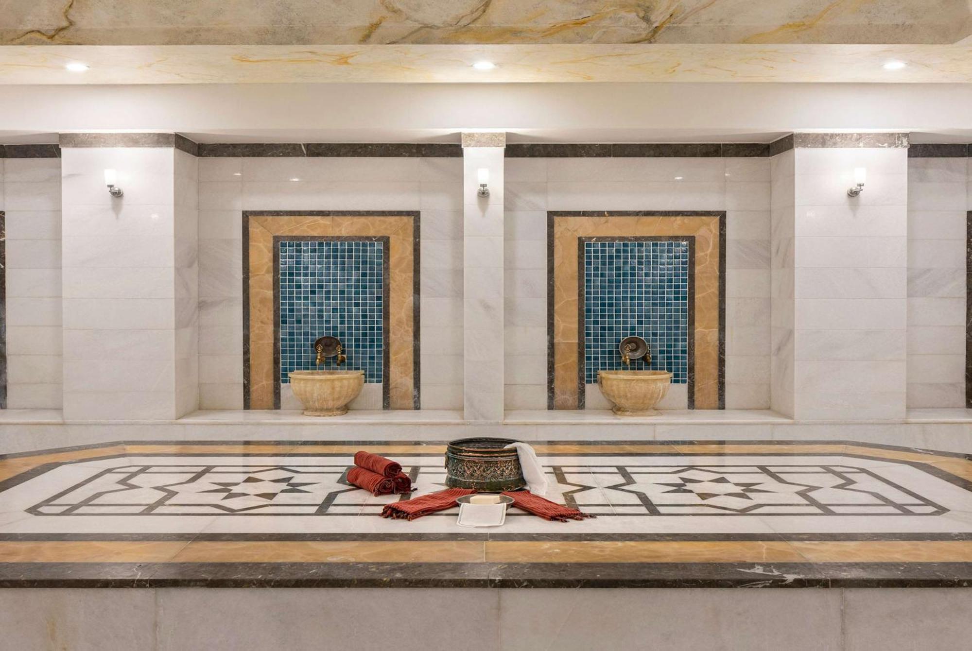 Ramada Resort By Wyndham Lara Antalya Bagian luar foto